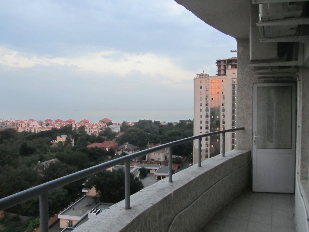 Apartments On Henuezskaya 5 Odesa Exterior photo